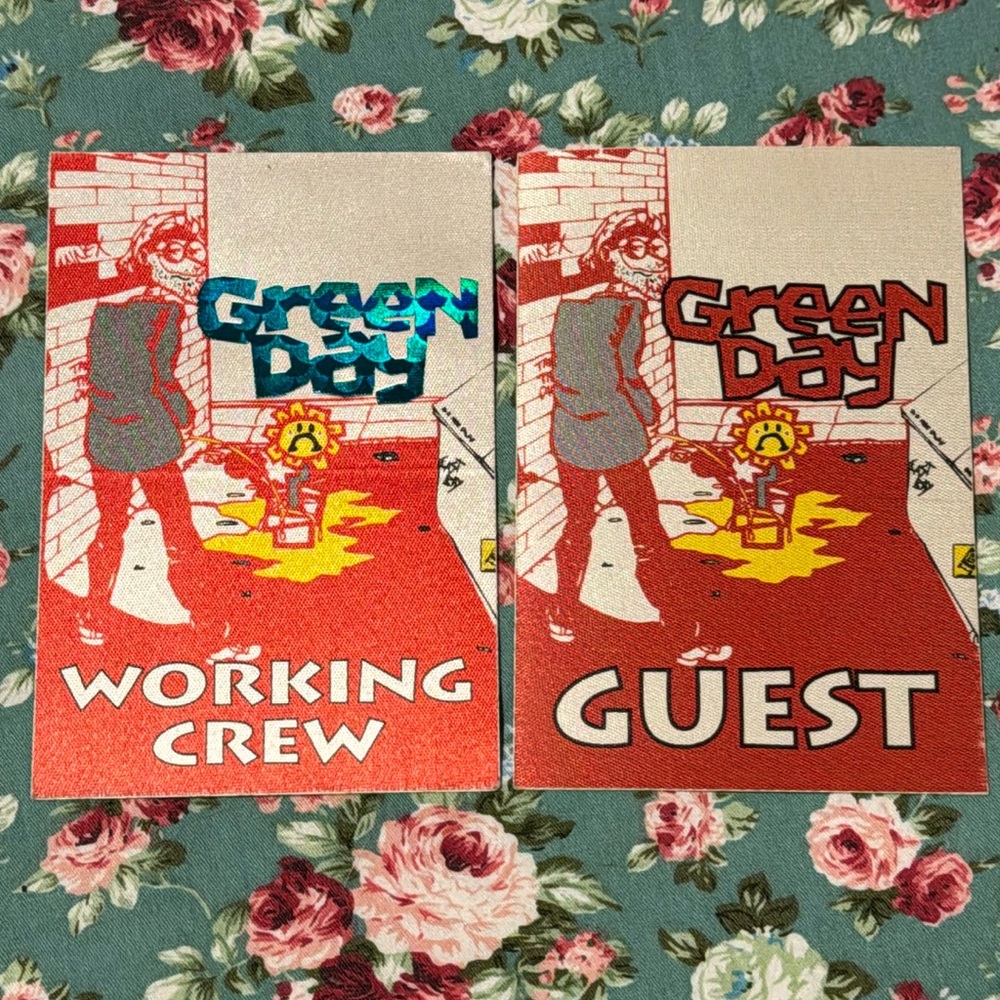 GREEN DAY! Concert patches/passes/ working crew, Guest! Lot of 2 excellent shape